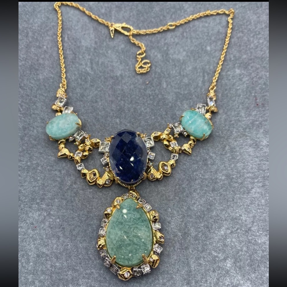 Glamorous necklace